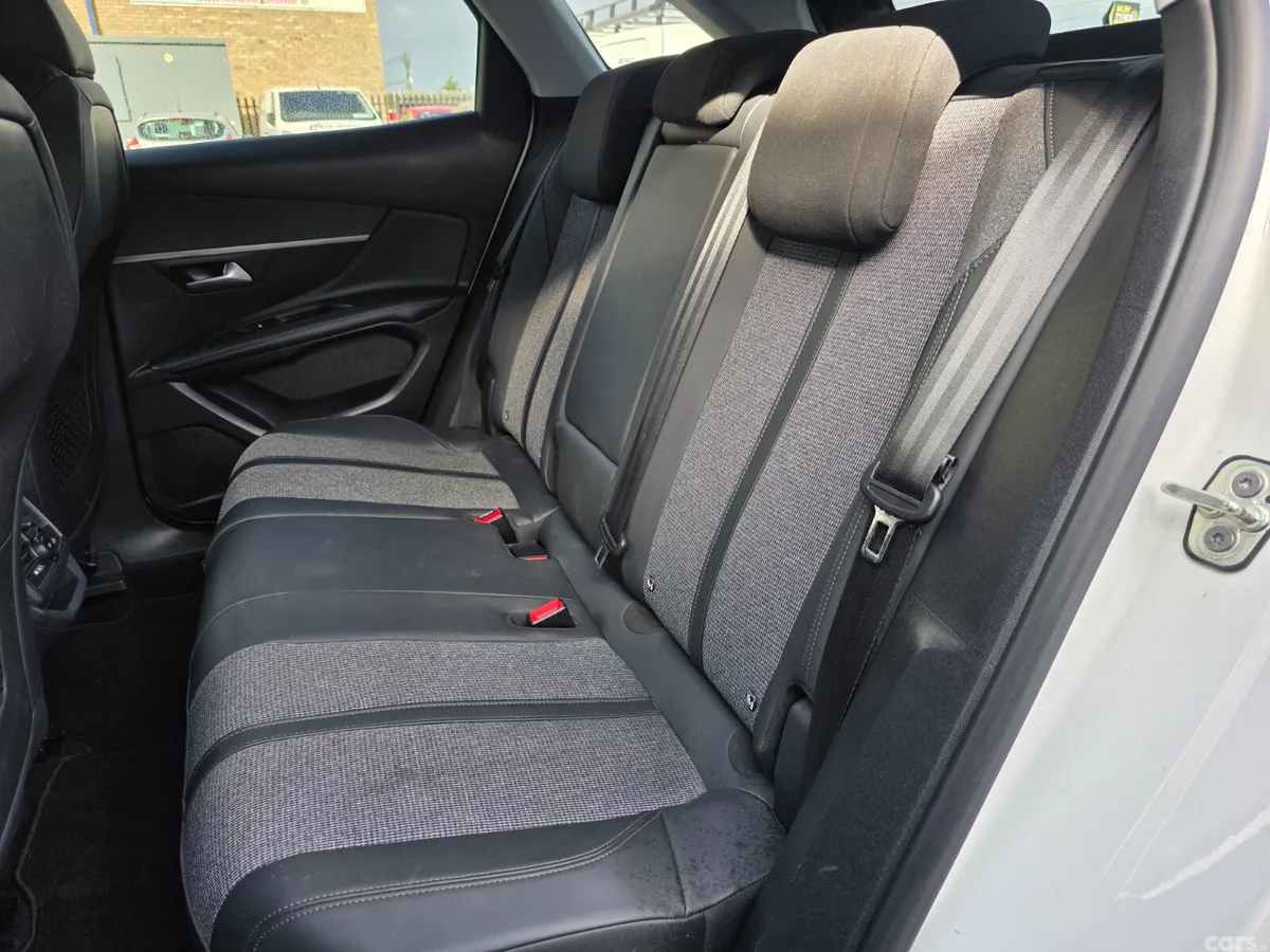 Peugeot 3008 MPV, Petrol, 2019, White