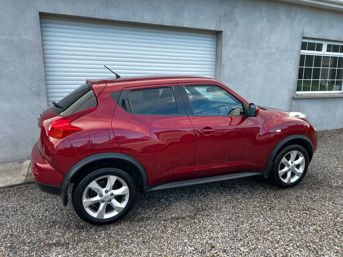 Nissan Juke SUV, Petrol, 2012, Red
