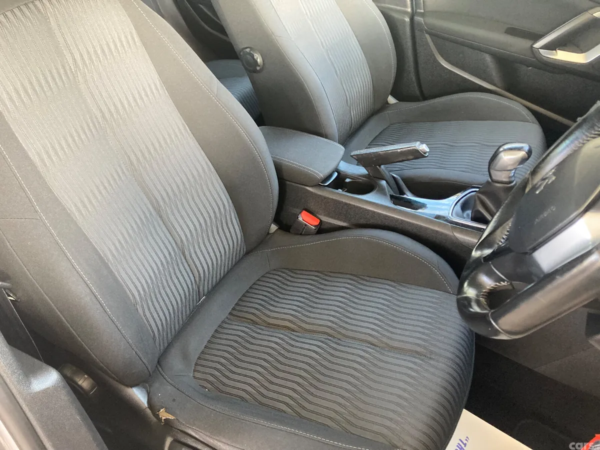 Peugeot 308 Hatchback, Diesel, 2016, Grey