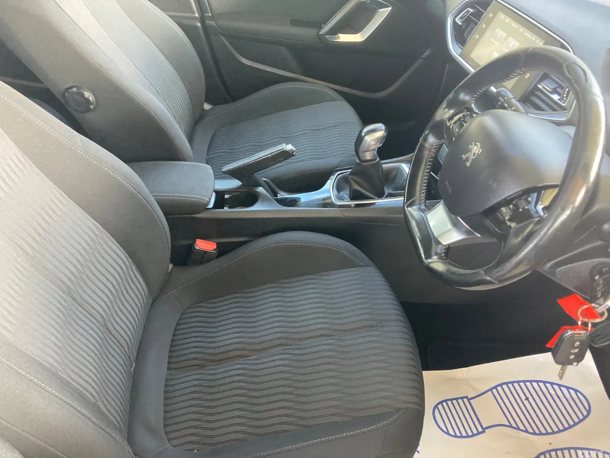 Peugeot 308 Hatchback, Diesel, 2016, Grey