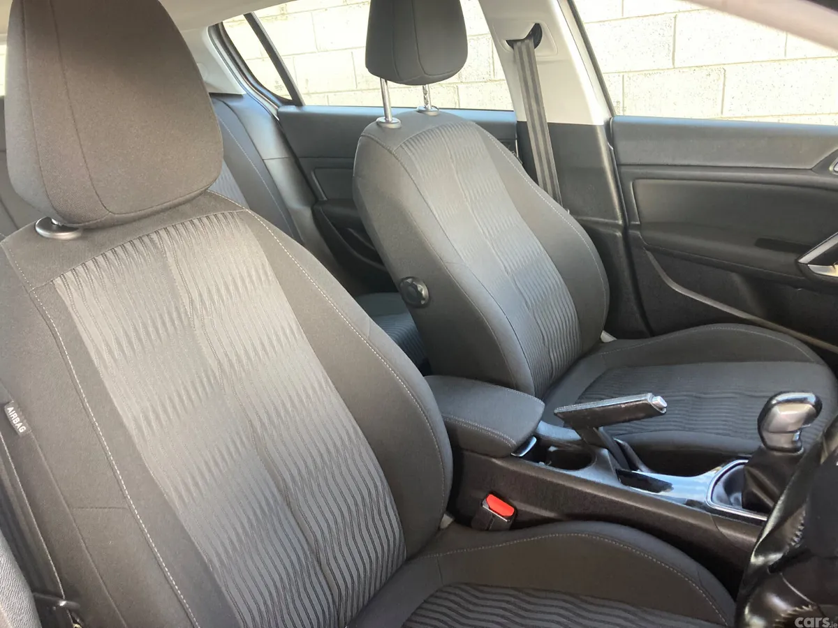 Peugeot 308 Hatchback, Diesel, 2016, Grey