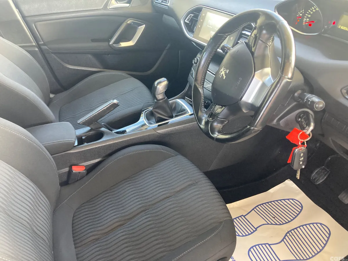 Peugeot 308 Hatchback, Diesel, 2016, Grey