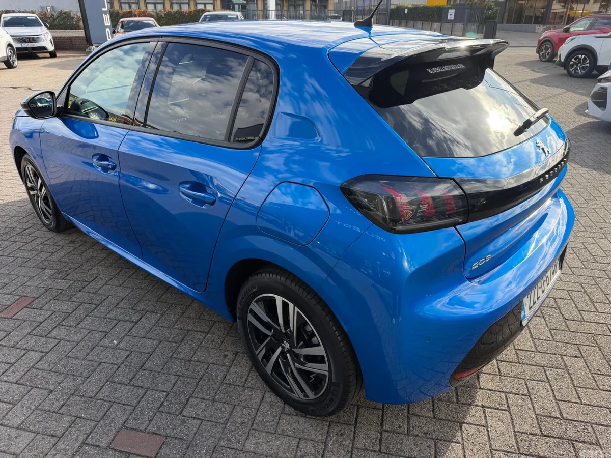 Peugeot 208 Hatchback, Petrol, 2022, Blue