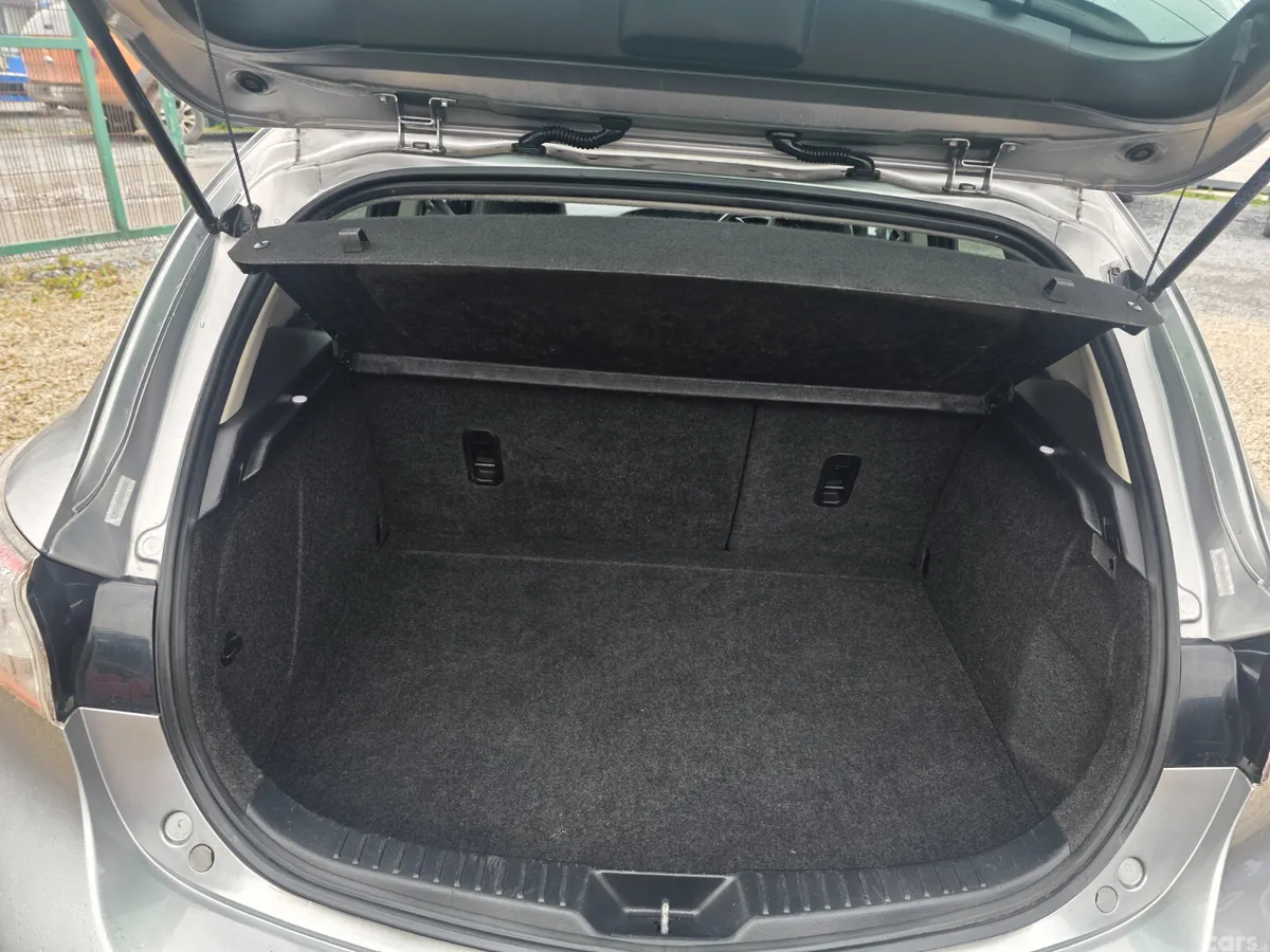 Mazda Mazda3 Hatchback, Petrol, 2010, Silver