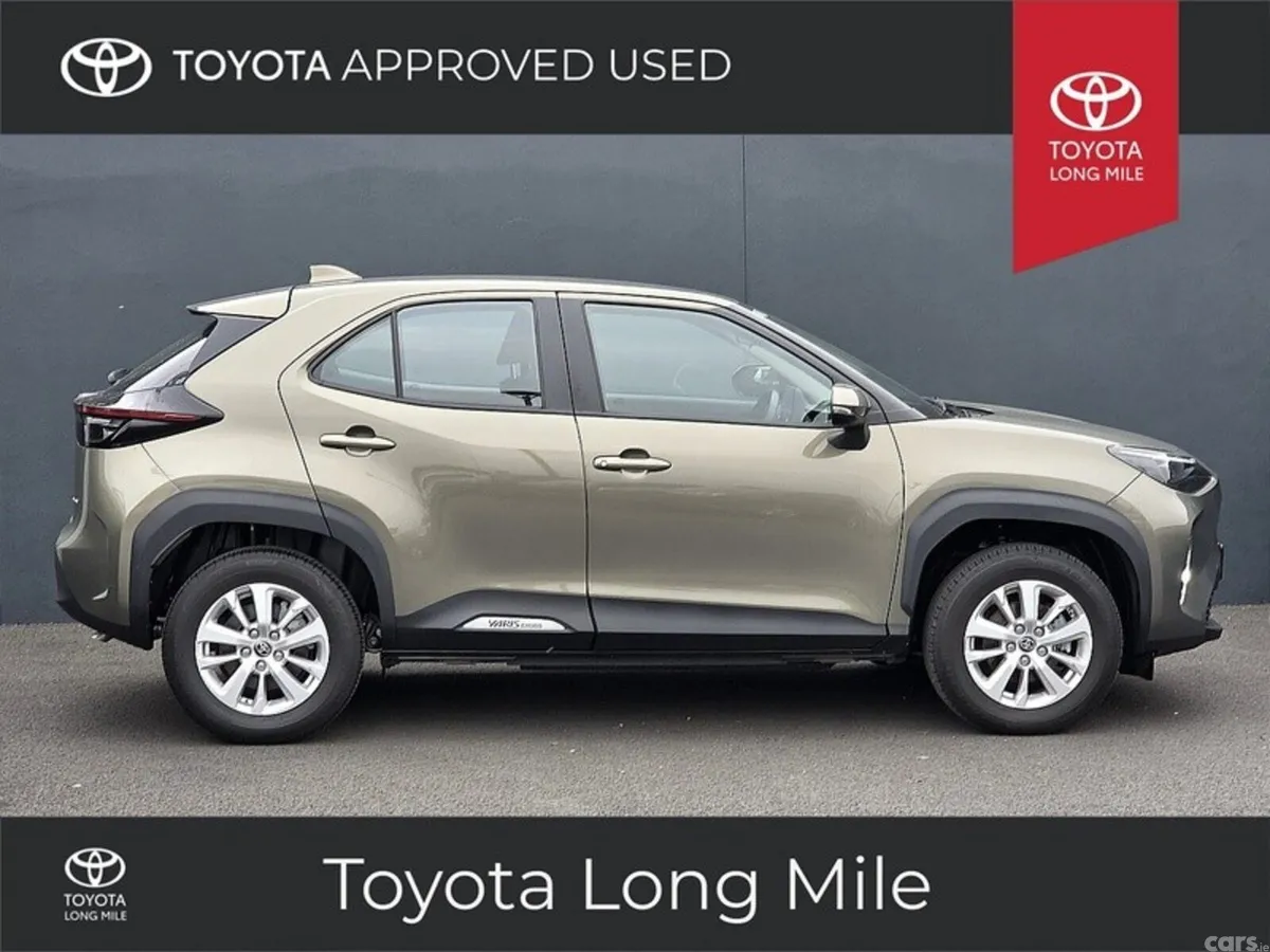 Toyota Yaris Cross SUV, Petrol Hybrid, 2024, Green