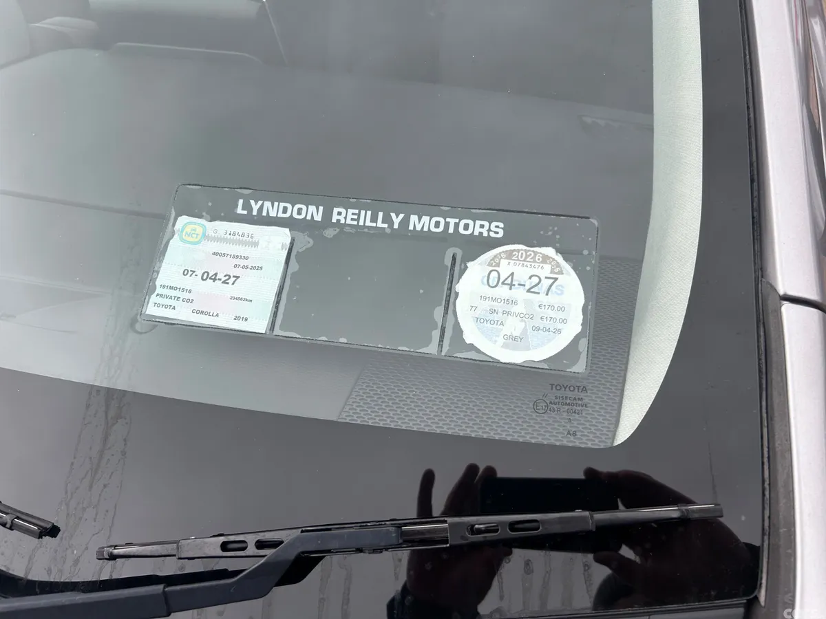 Toyota Corolla Saloon, Petrol Hybrid, 2019, Grey