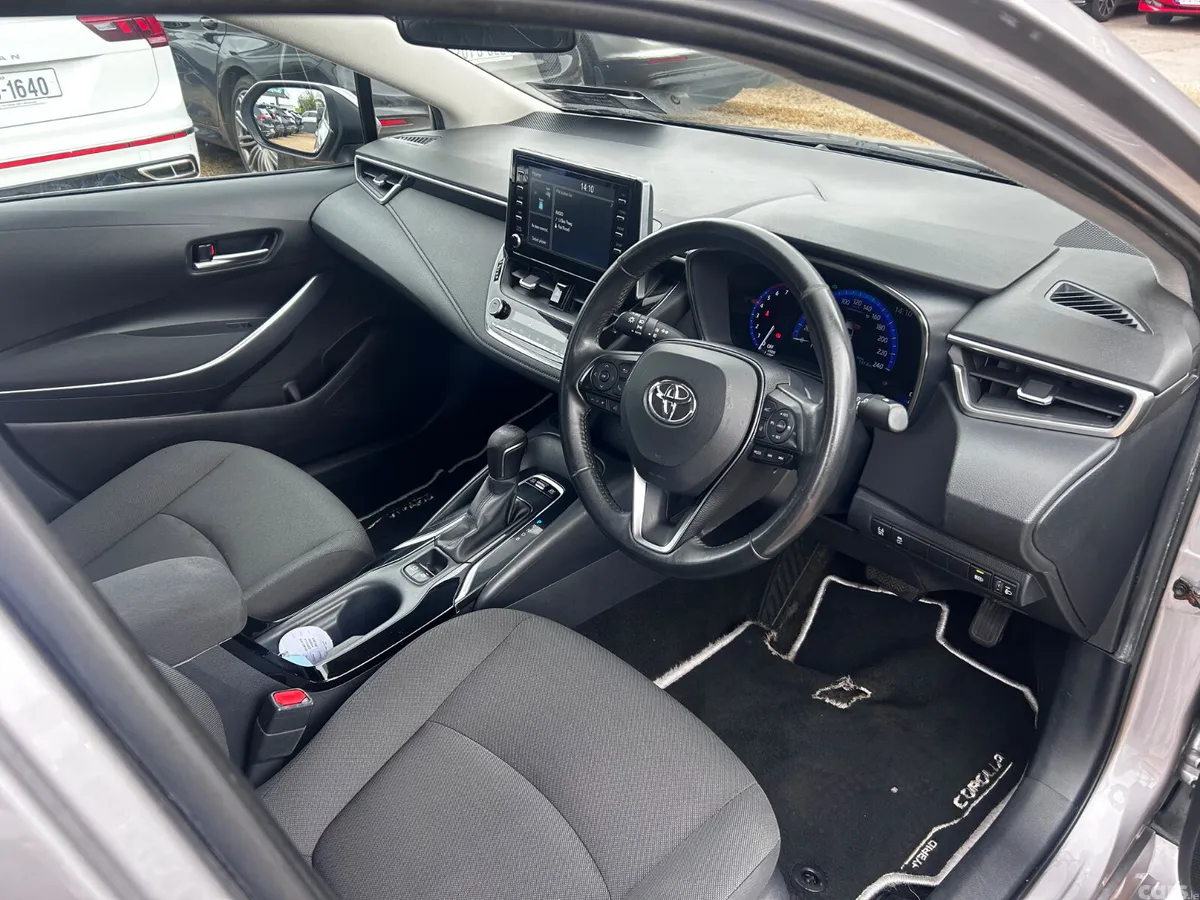 Toyota Corolla Saloon, Petrol Hybrid, 2019, Grey