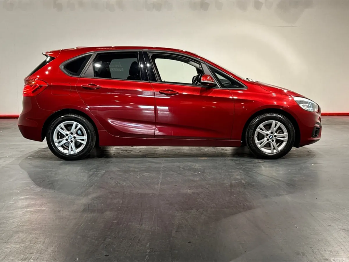 BMW 2-Series MPV, Petrol, 2018, Red