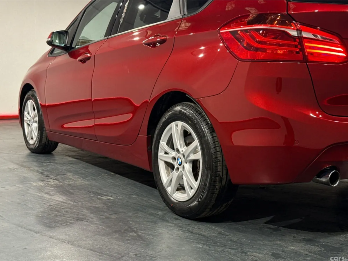 BMW 2-Series MPV, Petrol, 2018, Red