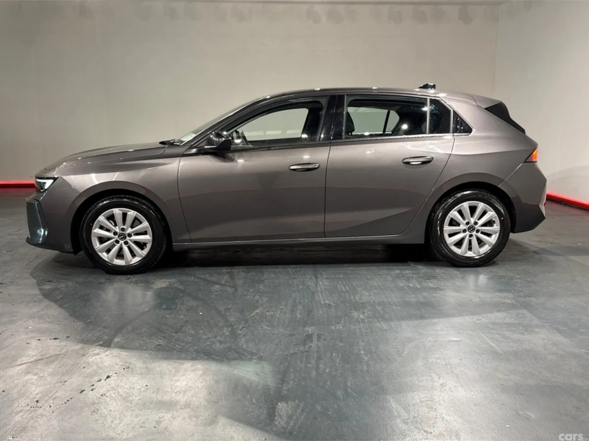 Opel Astra Hatchback, Diesel, 2024, Grey