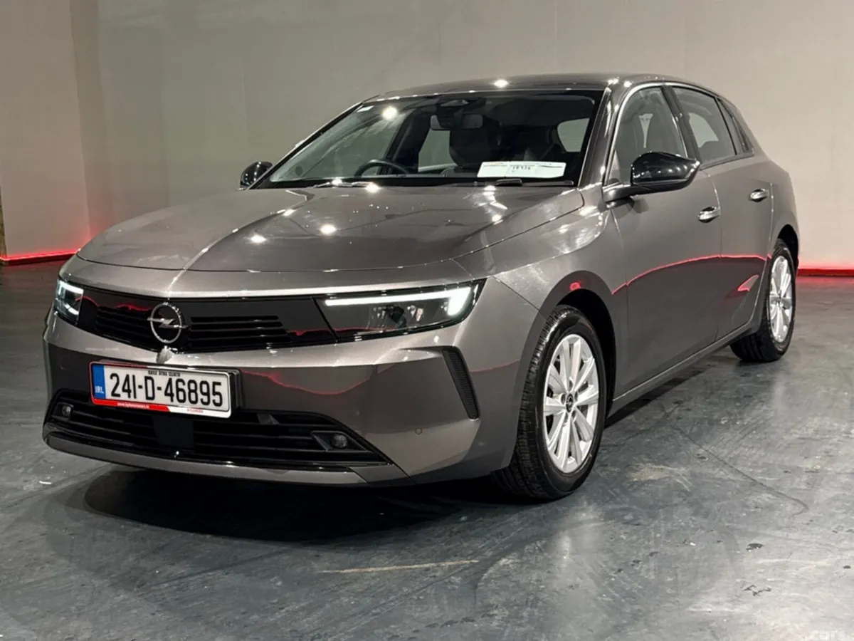 Opel Astra Hatchback, Diesel, 2024, Grey