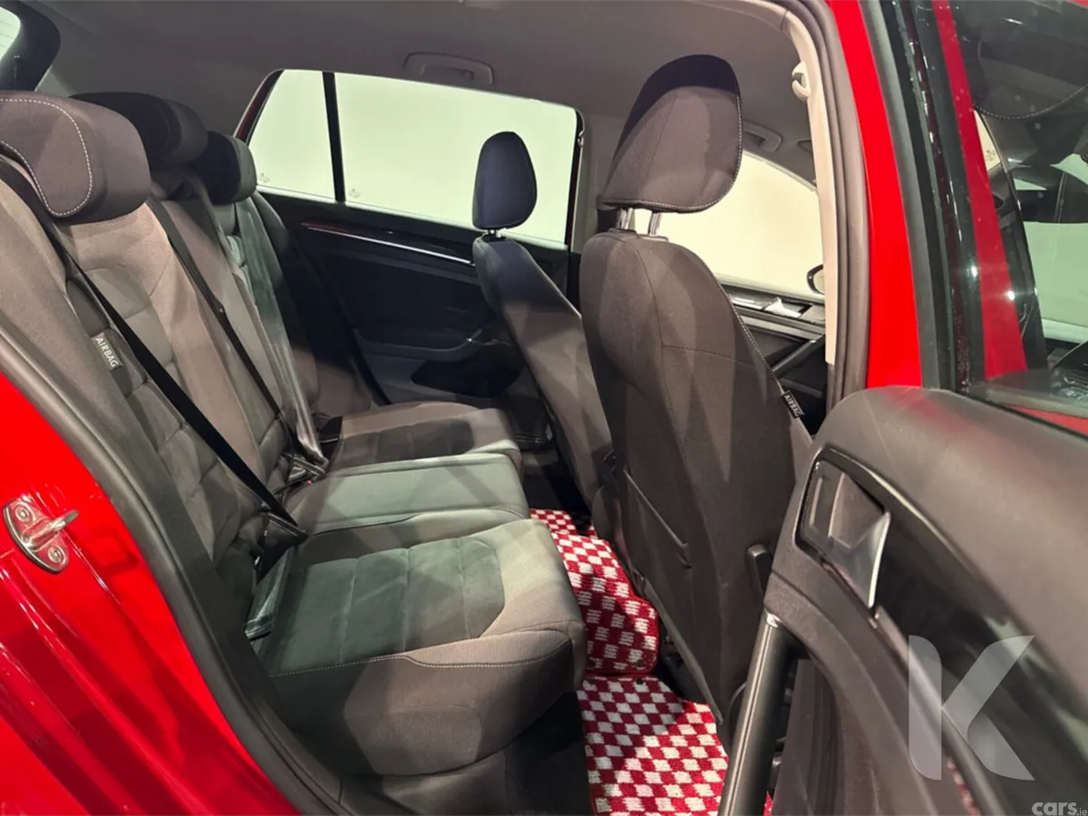 Volkswagen Golf Hatchback, Petrol, 2018, Red