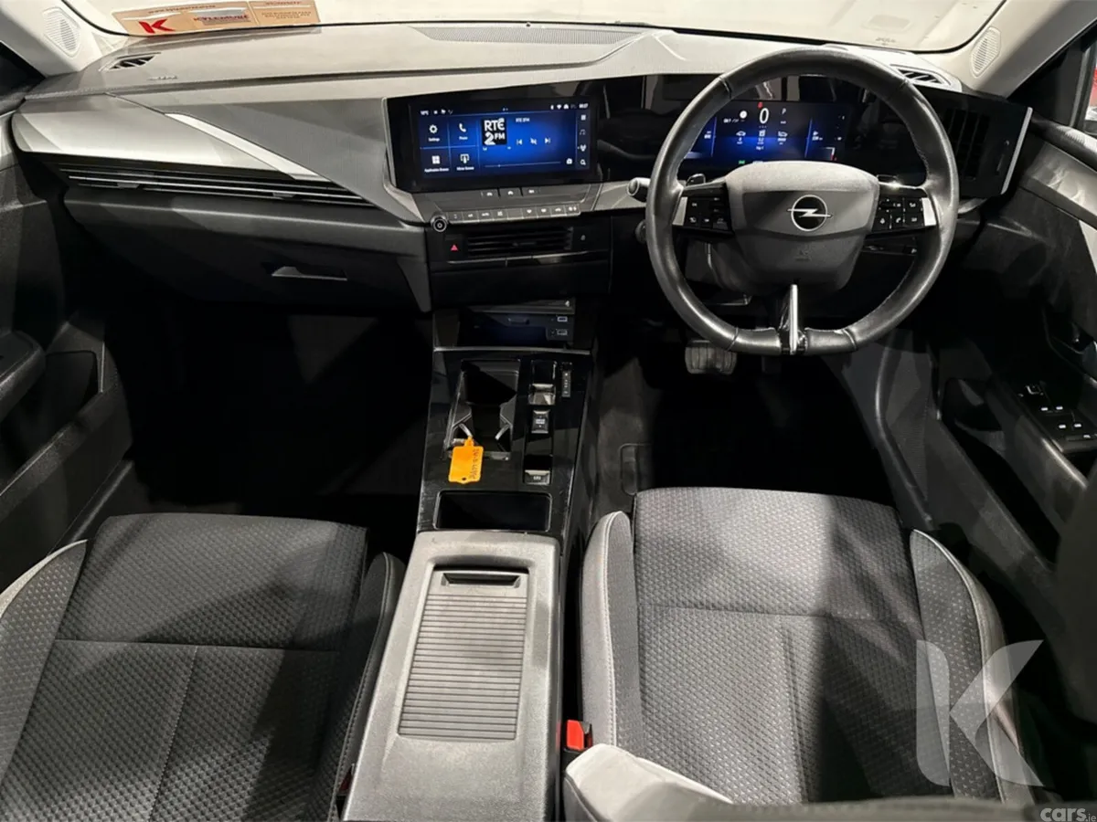 Opel Astra Hatchback, Diesel, 2024, Grey