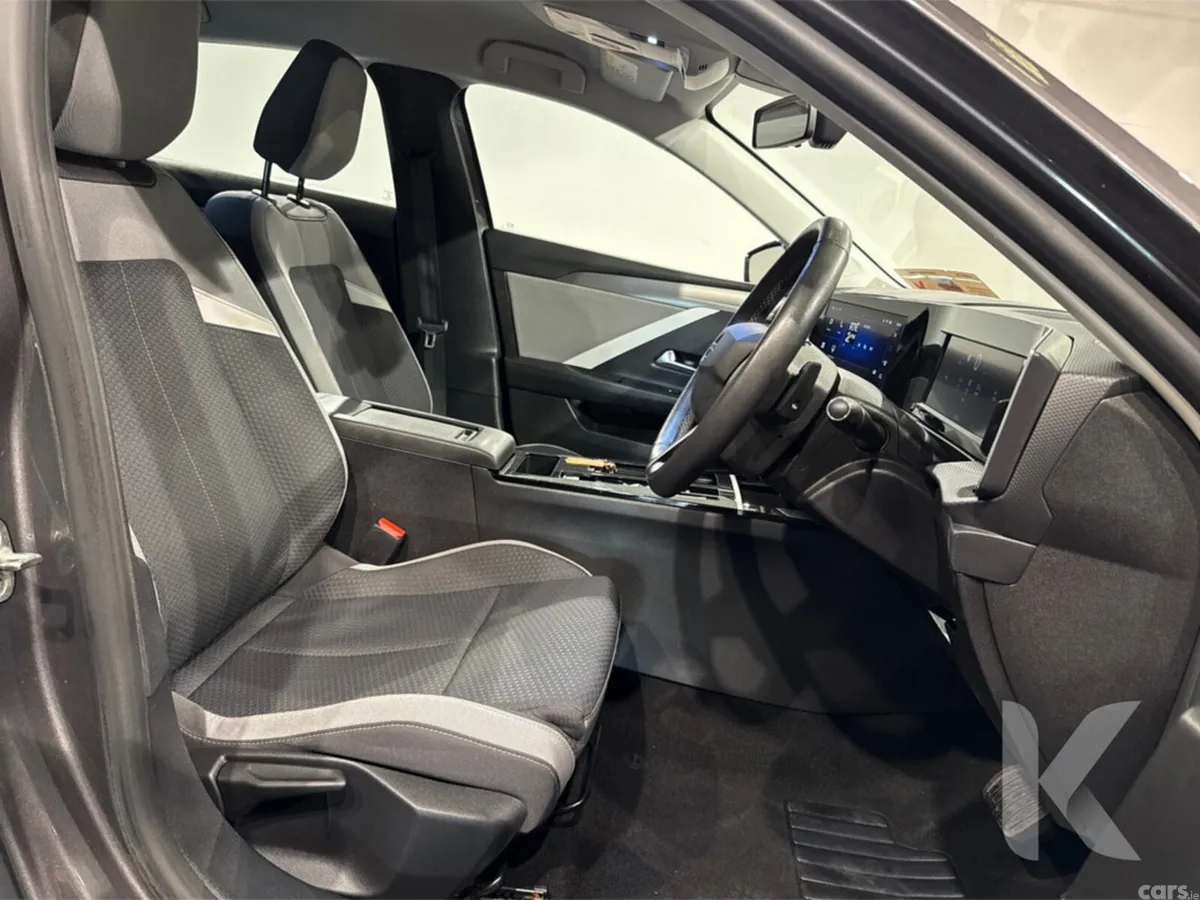 Opel Astra Hatchback, Diesel, 2024, Grey
