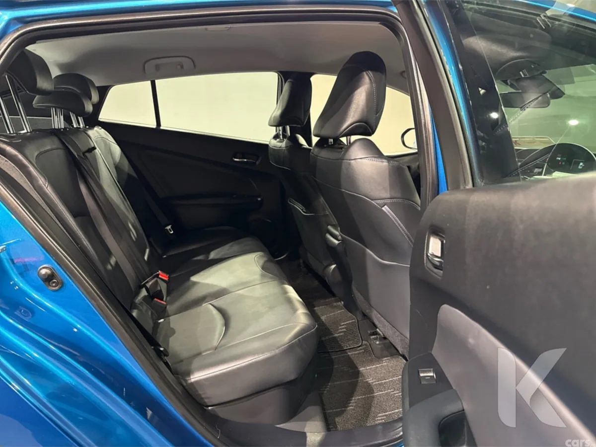 Toyota Prius Hatchback, Petrol Hybrid, 2019, Blue