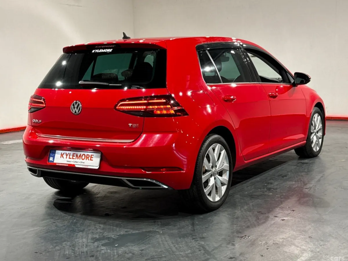 Volkswagen Golf Hatchback, Petrol, 2018, Red