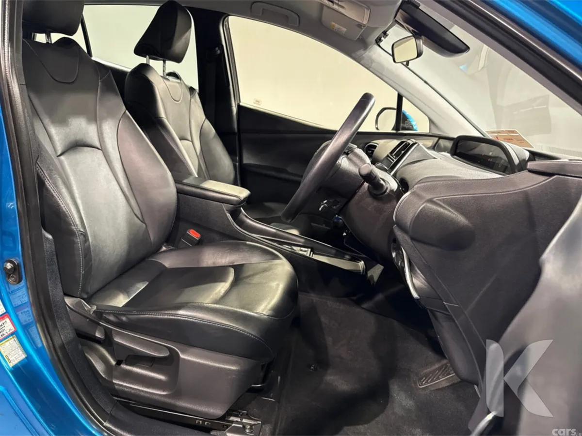 Toyota Prius Hatchback, Petrol Hybrid, 2019, Blue