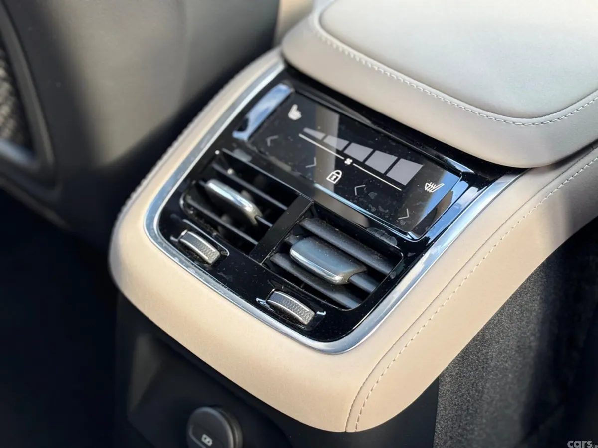Volvo XC90 Estate, Petrol Hybrid, 2026, Black