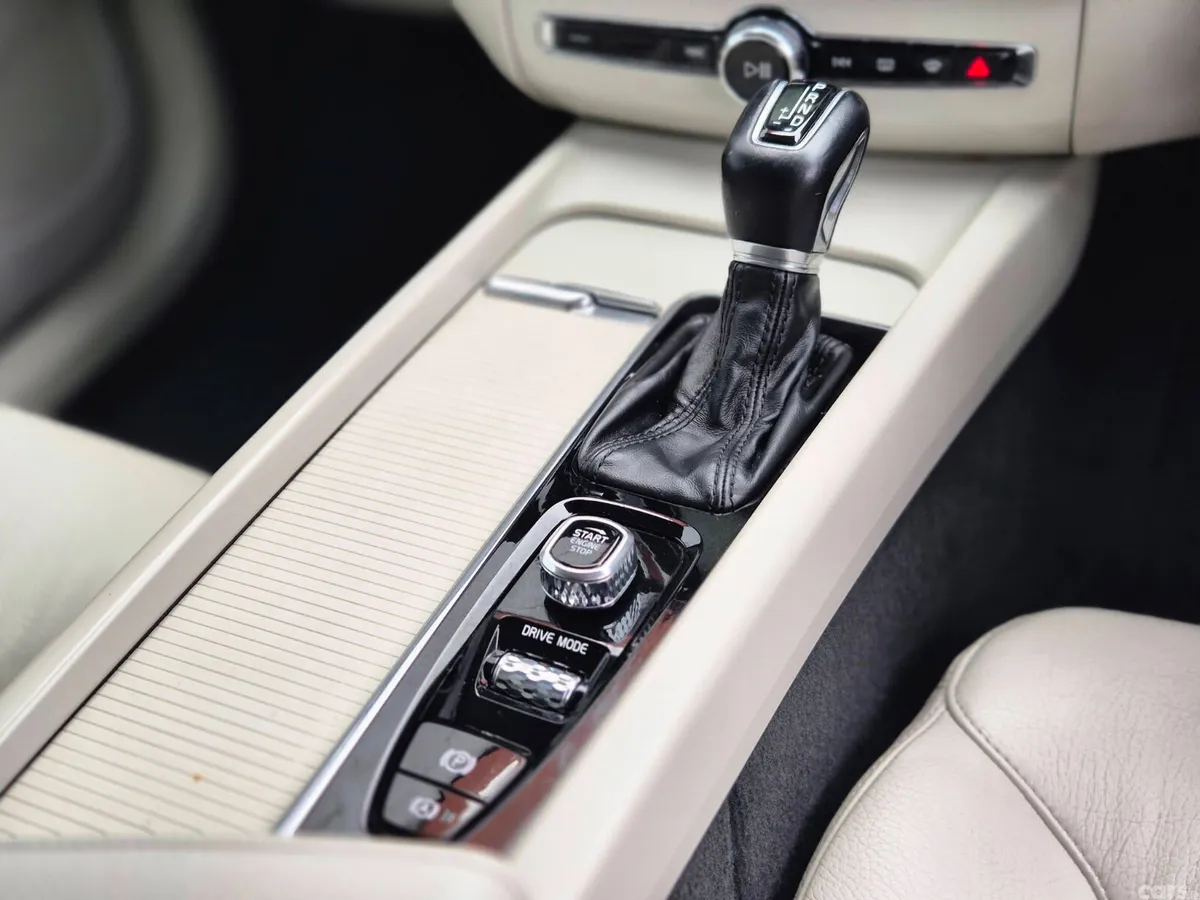 Volvo XC60 SUV, Diesel, 2019, Black