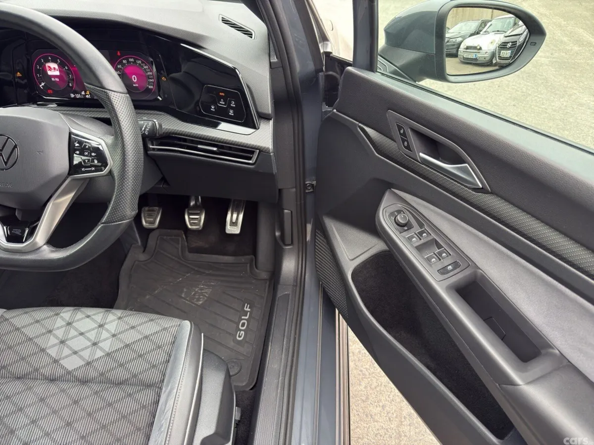 Volkswagen Golf Estate, Petrol, 2023, Grey