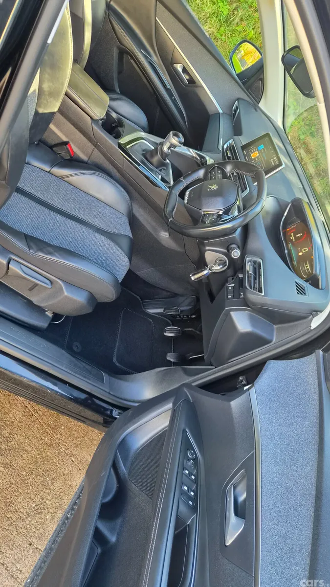Peugeot 3008 Hatchback, Diesel, 2018, Black