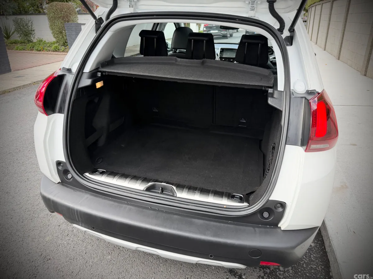 Peugeot 2008 Estate, Petrol, 2018, White