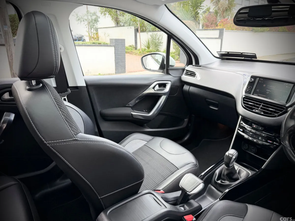 Peugeot 2008 Estate, Petrol, 2018, White