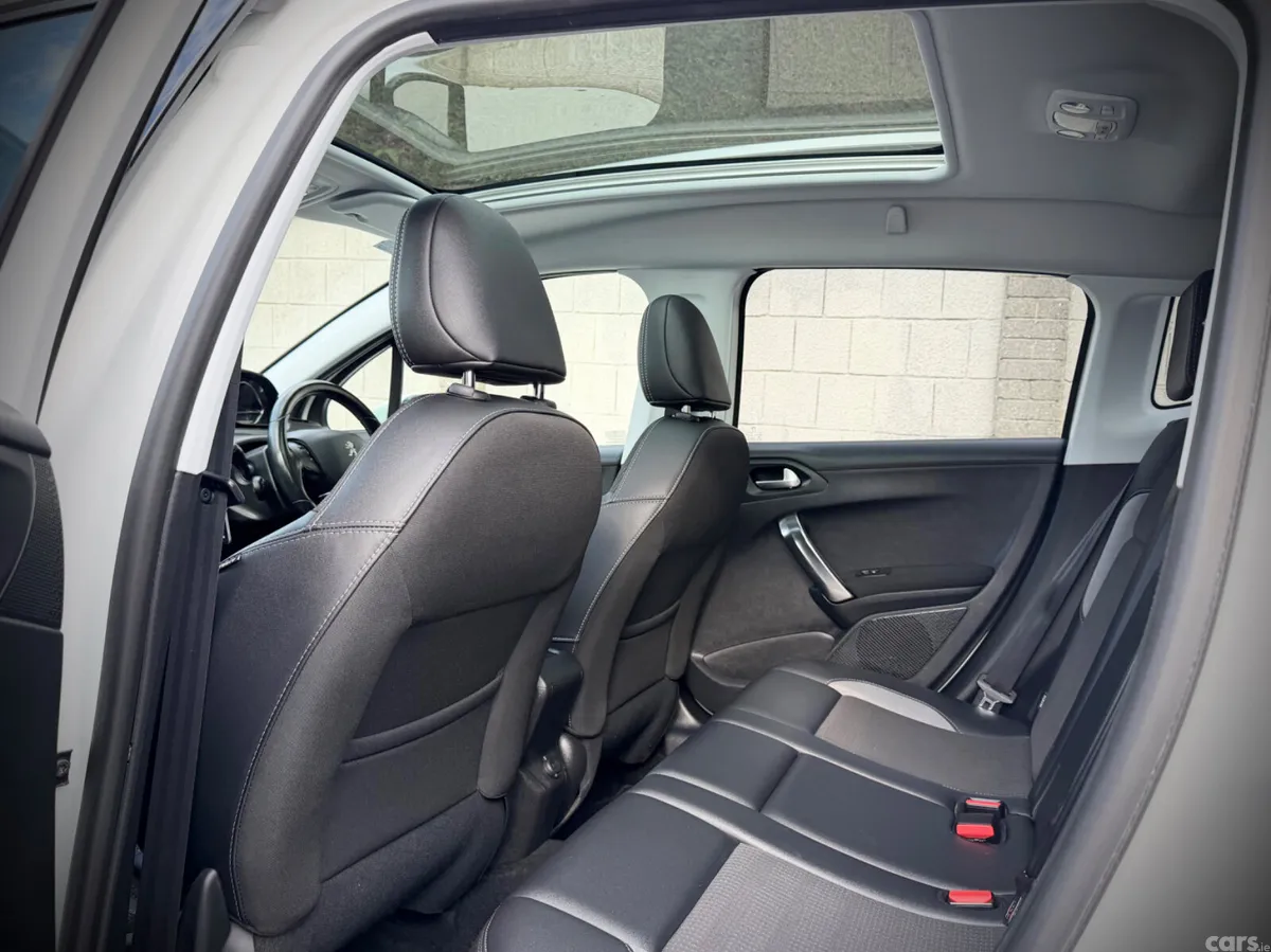 Peugeot 2008 Estate, Petrol, 2018, White