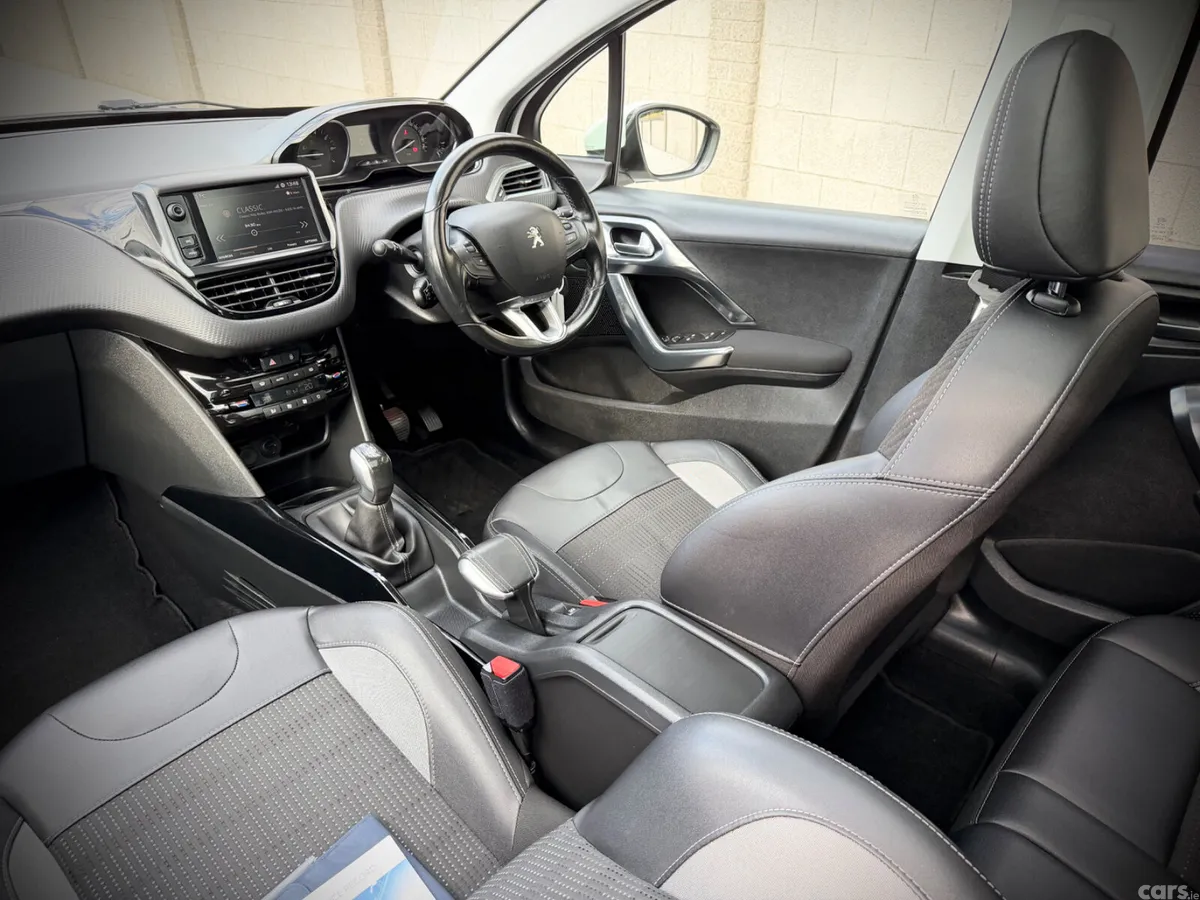 Peugeot 2008 Estate, Petrol, 2018, White