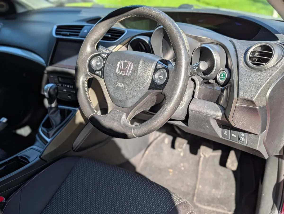 Honda Civic Hatchback, Diesel, 2015, Red
