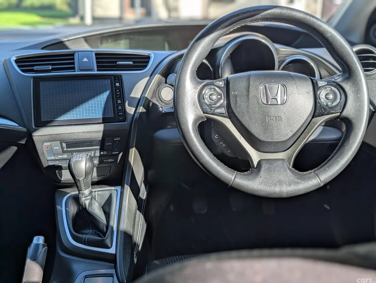 Honda Civic Hatchback, Diesel, 2015, Red