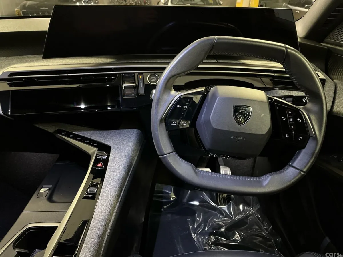 Peugeot 3008 SUV, Electric, 2024, Blue