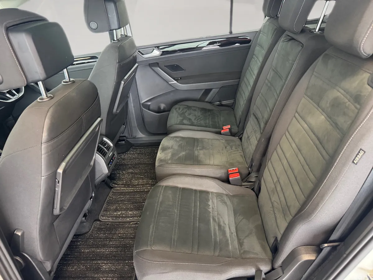 Volkswagen Touran MPV, Diesel, 2020, White