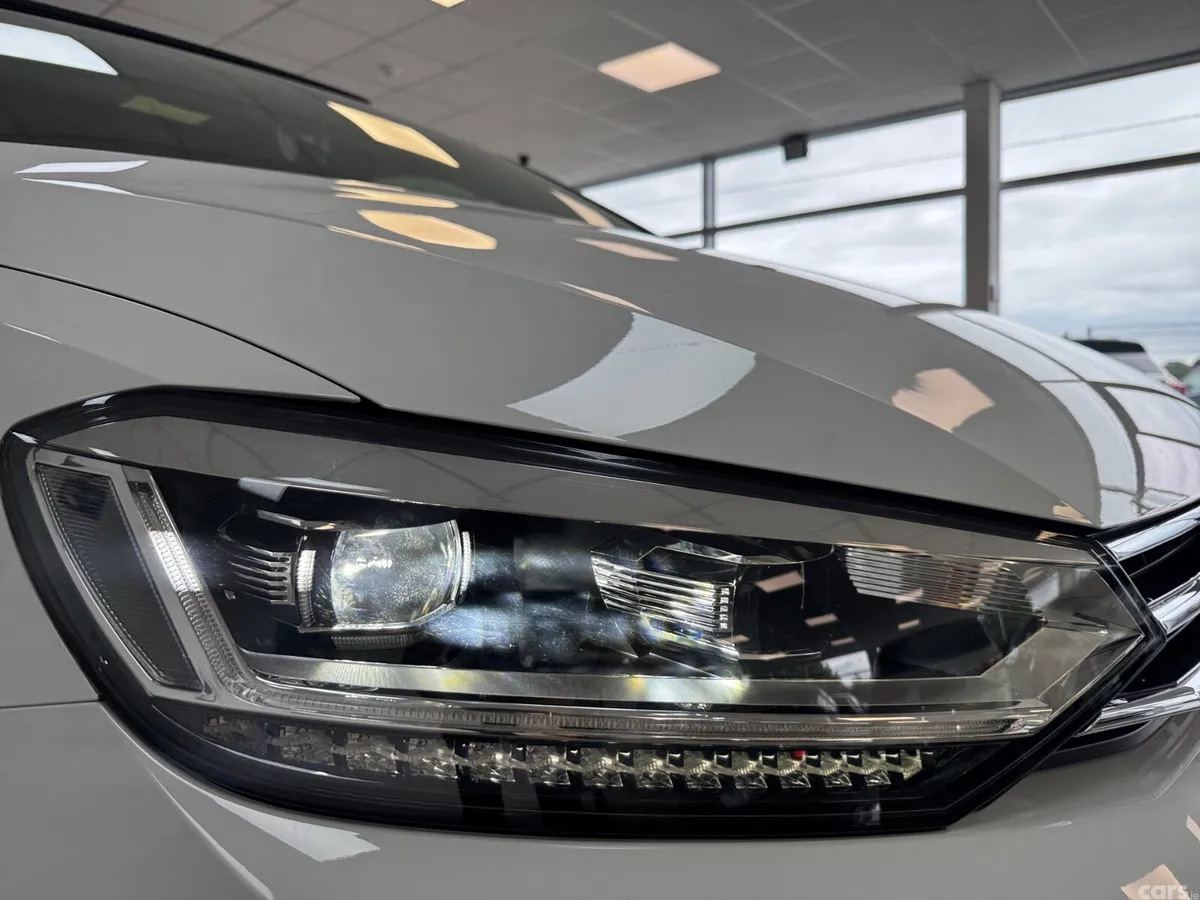 Volkswagen Touran MPV, Diesel, 2020, White