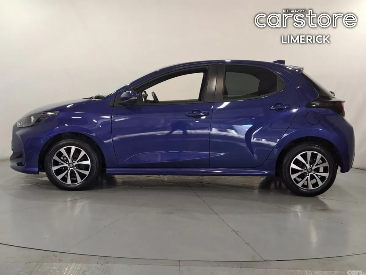 Toyota Yaris Hatchback, Petrol Hybrid, 2021, Blue