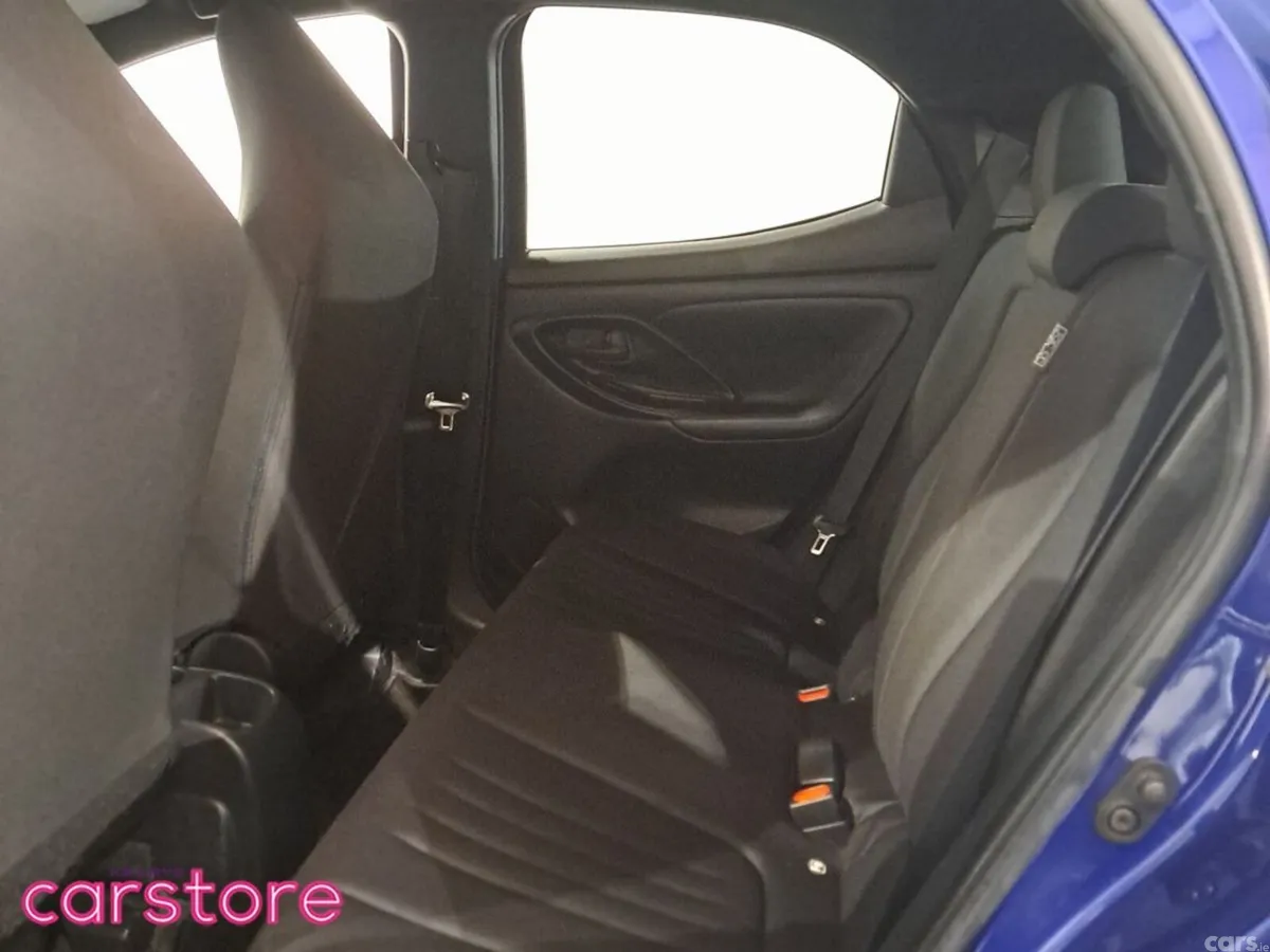 Toyota Yaris Hatchback, Petrol Hybrid, 2021, Blue