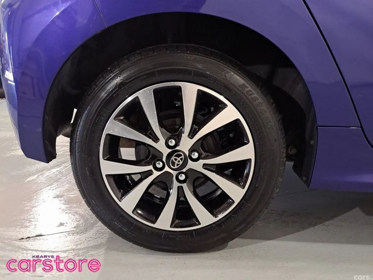 Toyota Yaris Hatchback, Petrol Hybrid, 2021, Blue