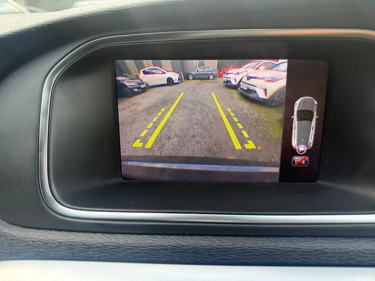 Volvo V40 Hatchback, Diesel, 2019, Blue