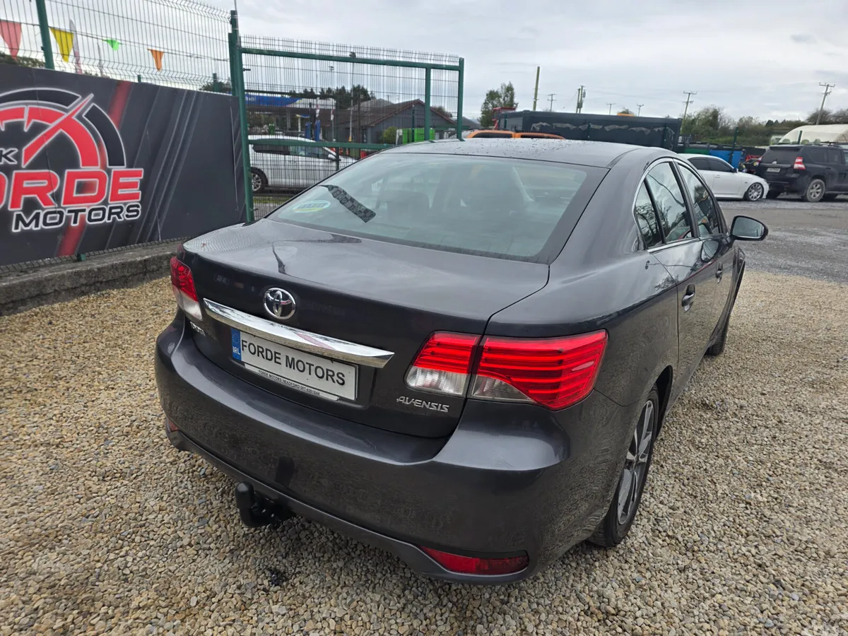 Toyota Avensis Saloon, Diesel, 2015, Grey