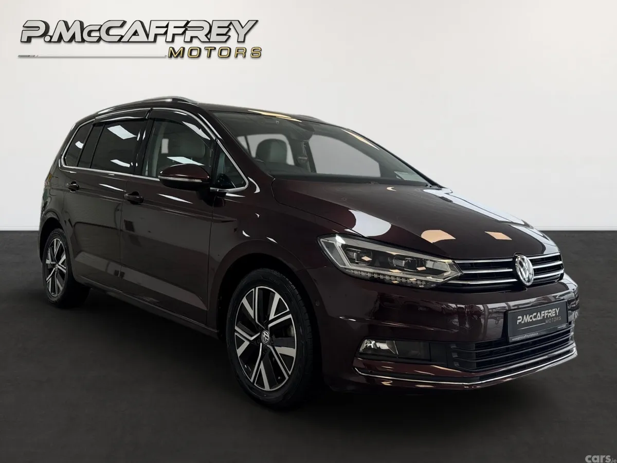 Volkswagen Touran MPV, Diesel, 2020, Red