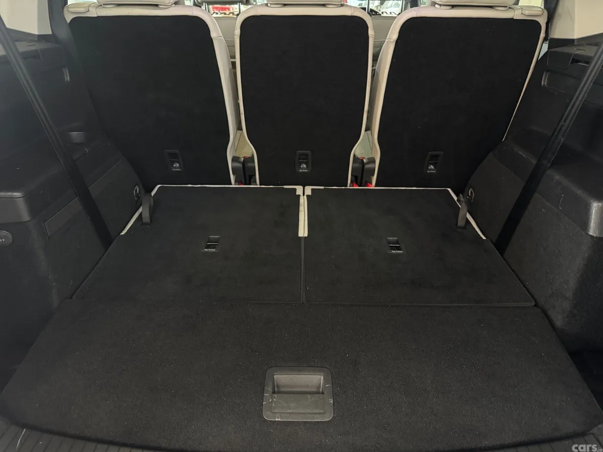 Volkswagen Touran MPV, Diesel, 2020, Red