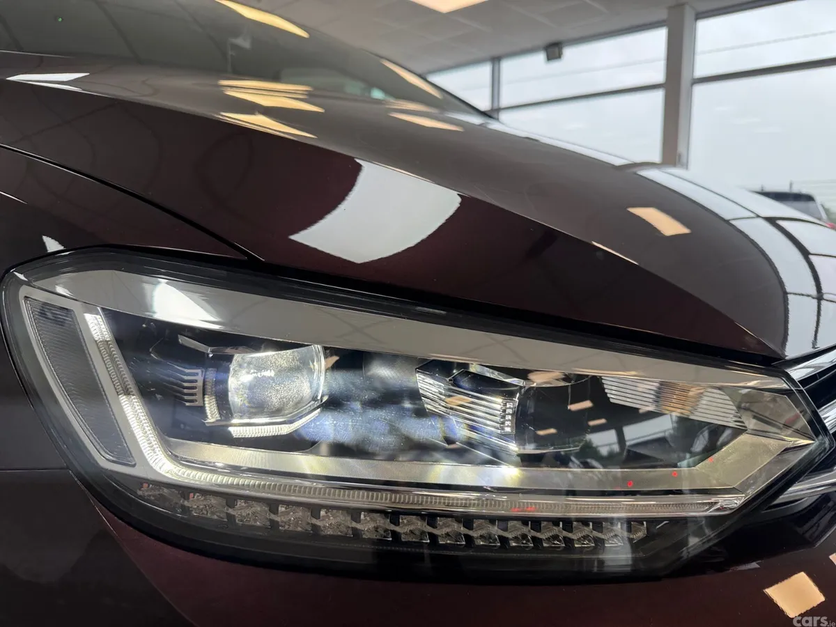 Volkswagen Touran MPV, Diesel, 2020, Red