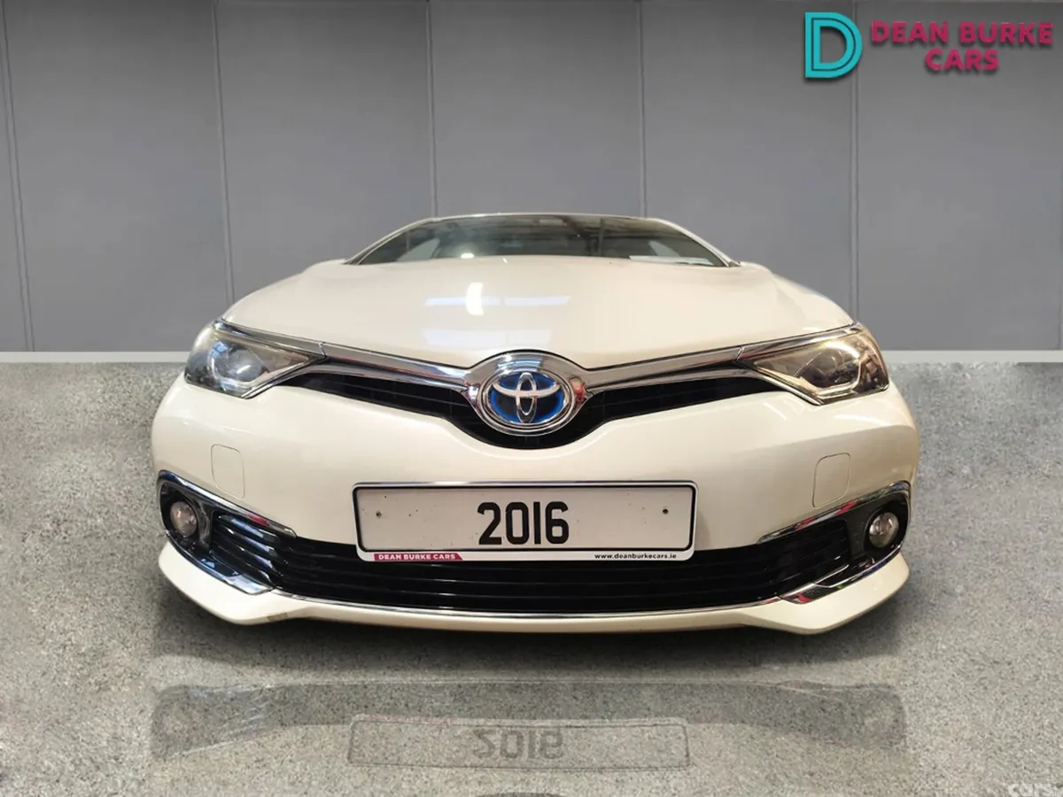 Toyota Auris MPV, Petrol Hybrid, 2016, White