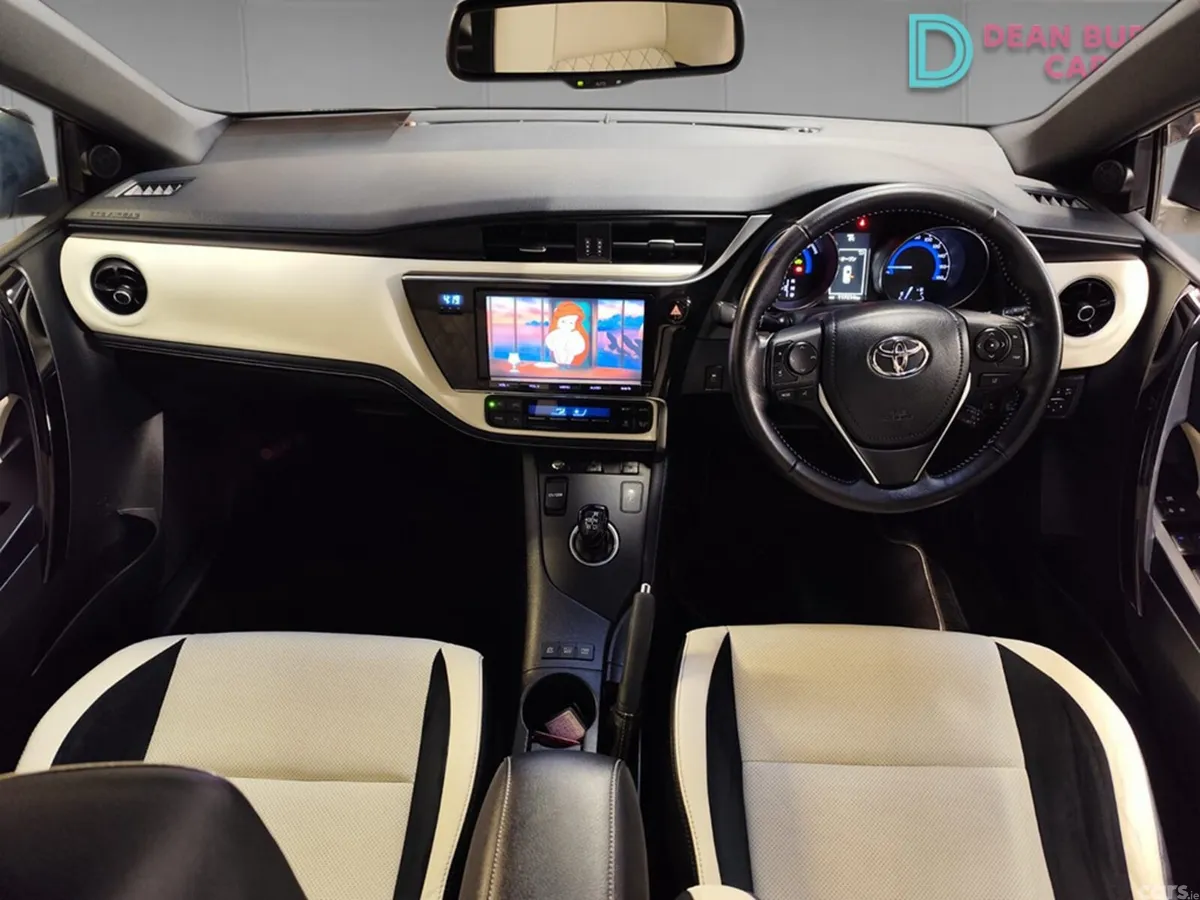 Toyota Auris MPV, Petrol Hybrid, 2016, White
