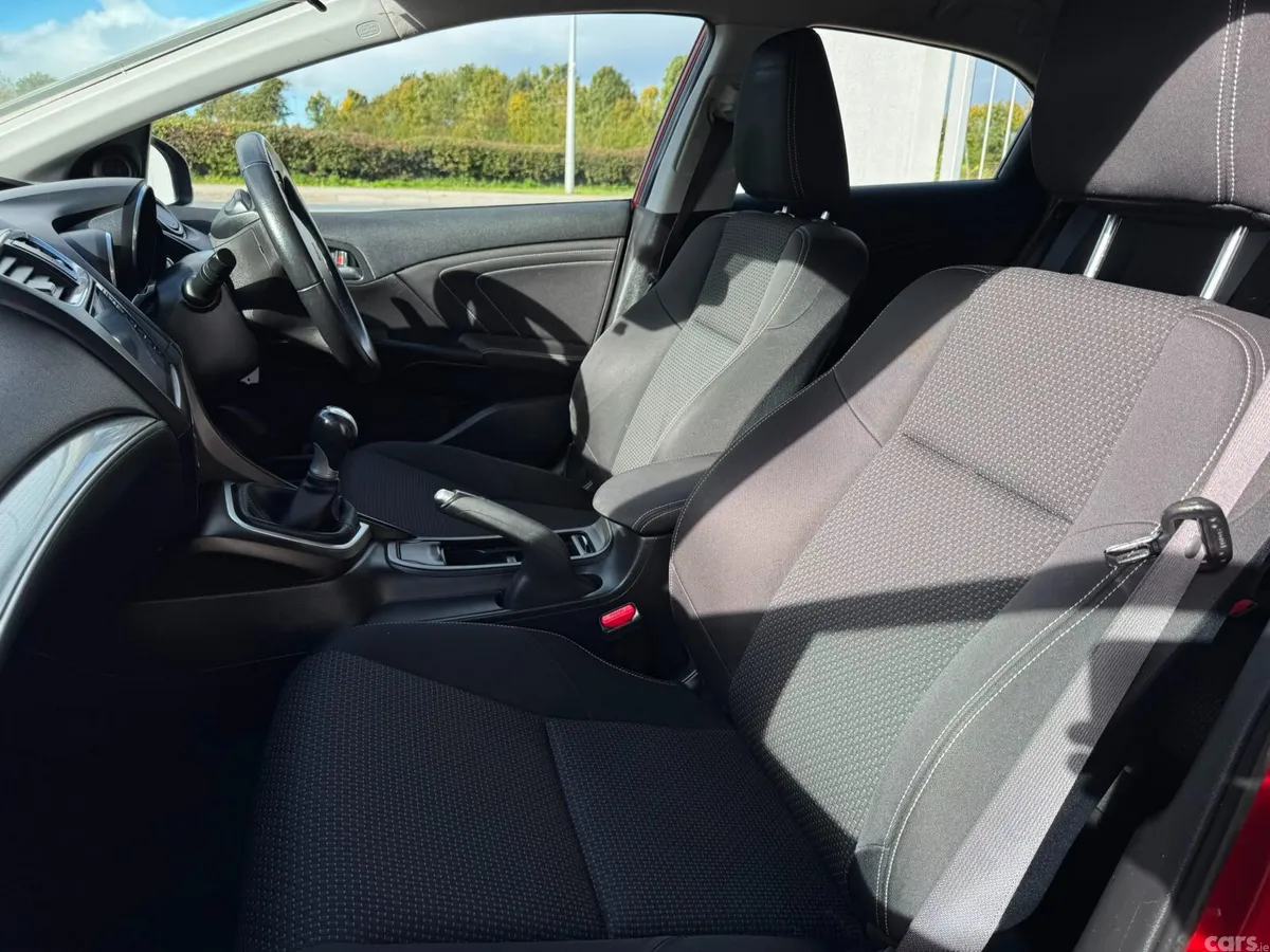 Honda Civic Hatchback, Diesel, 2016, Red