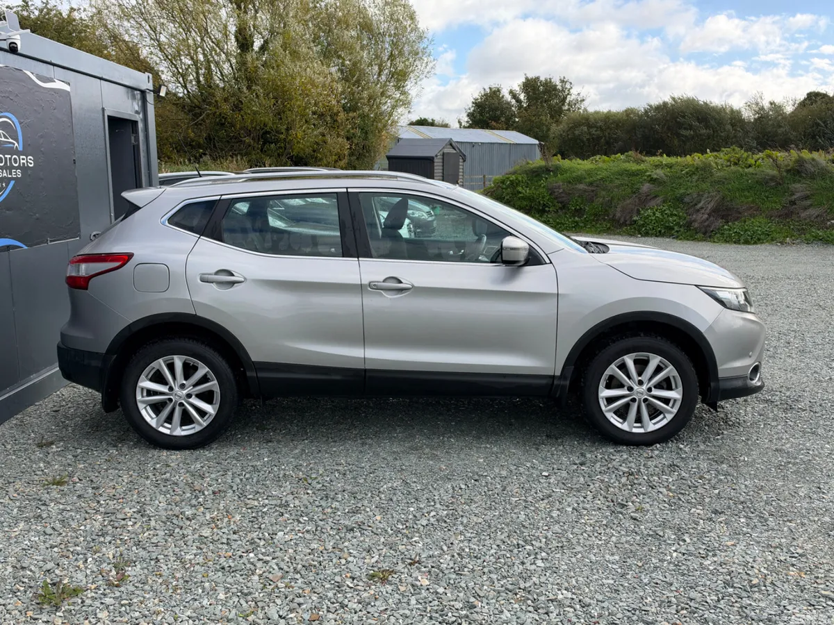 Nissan Qashqai Hatchback, Diesel, 2016, Silver