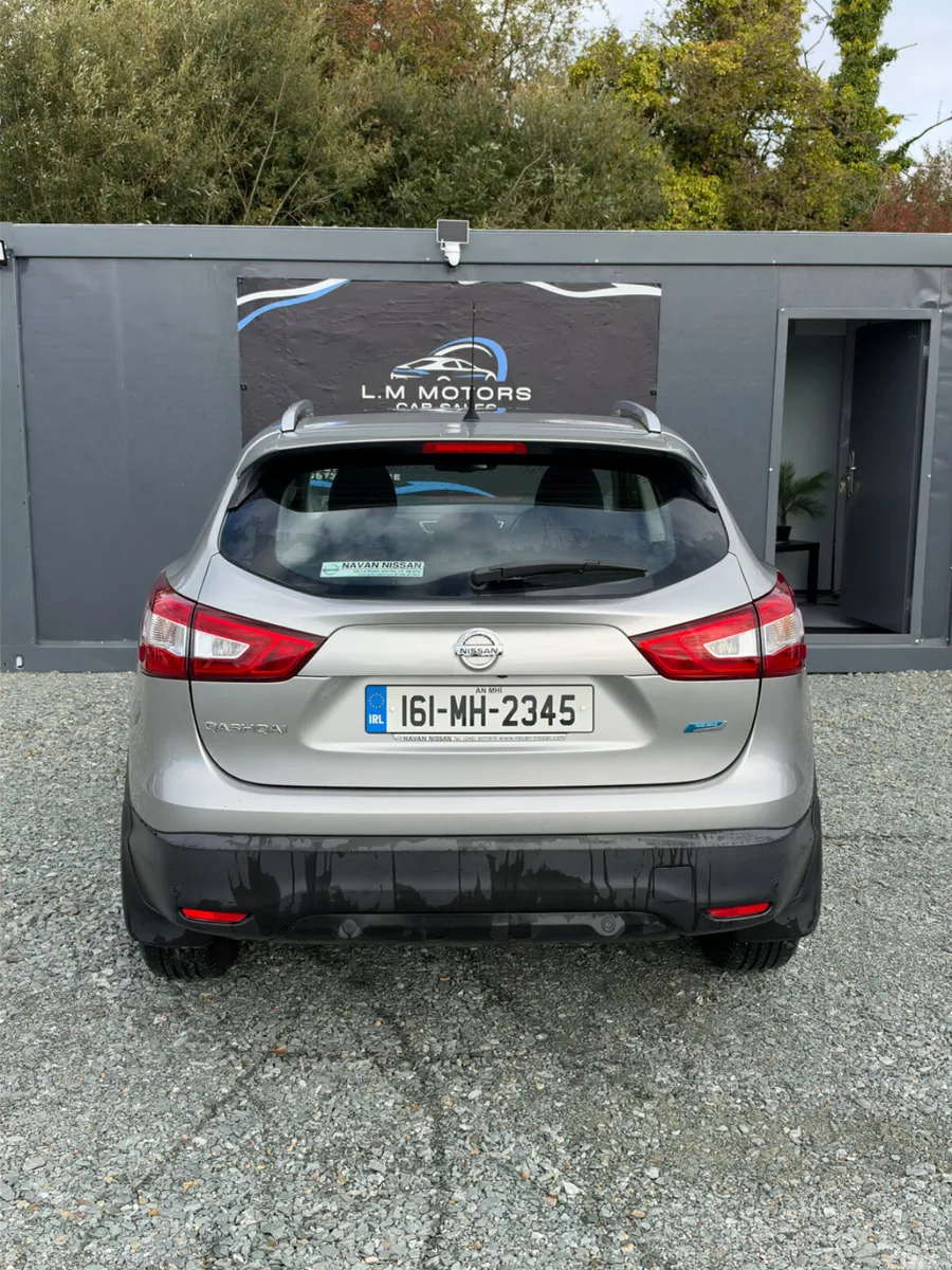Nissan Qashqai Hatchback, Diesel, 2016, Silver