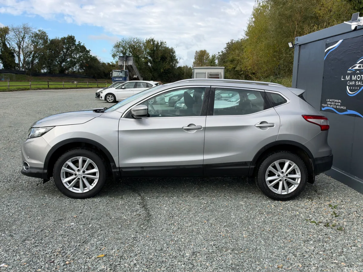 Nissan Qashqai Hatchback, Diesel, 2016, Silver