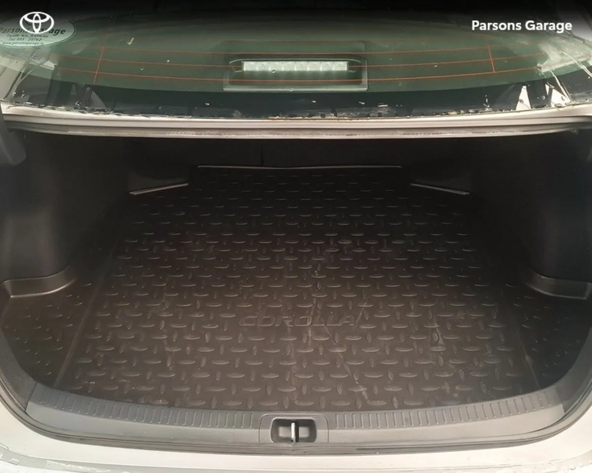 Toyota Corolla Saloon, Petrol Hybrid, 2024, Silver