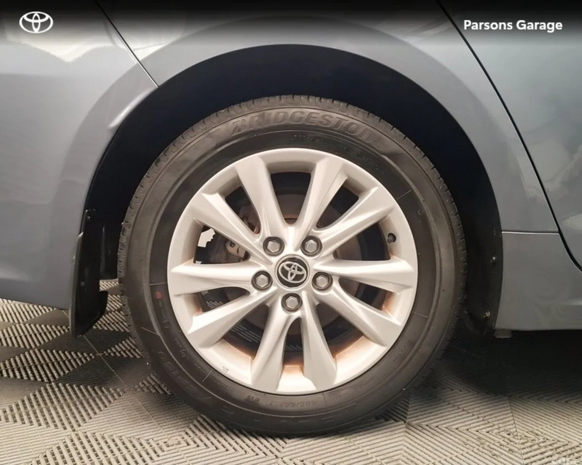Toyota Corolla Saloon, Petrol Hybrid, 2023, Grey